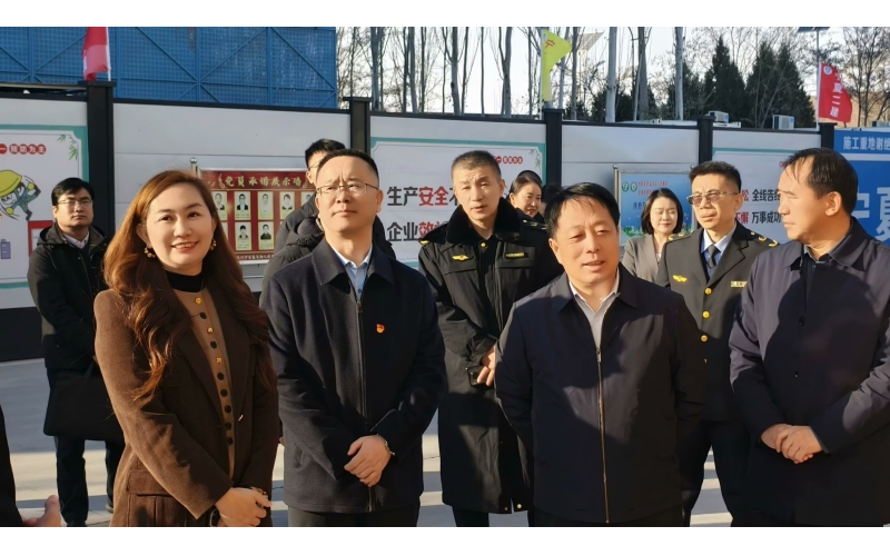 自治區(qū)市場(chǎng)監(jiān)管廳馬如林廳長(zhǎng)，銀川市委常委、紀(jì)委書記劉智鋒帶領(lǐng)相關(guān)處局同志到企業(yè)調(diào)研